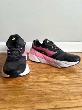 Adidas Adistar Cs Women's Gray, Yellow & Pink Running Shoes High Cushion 10.5